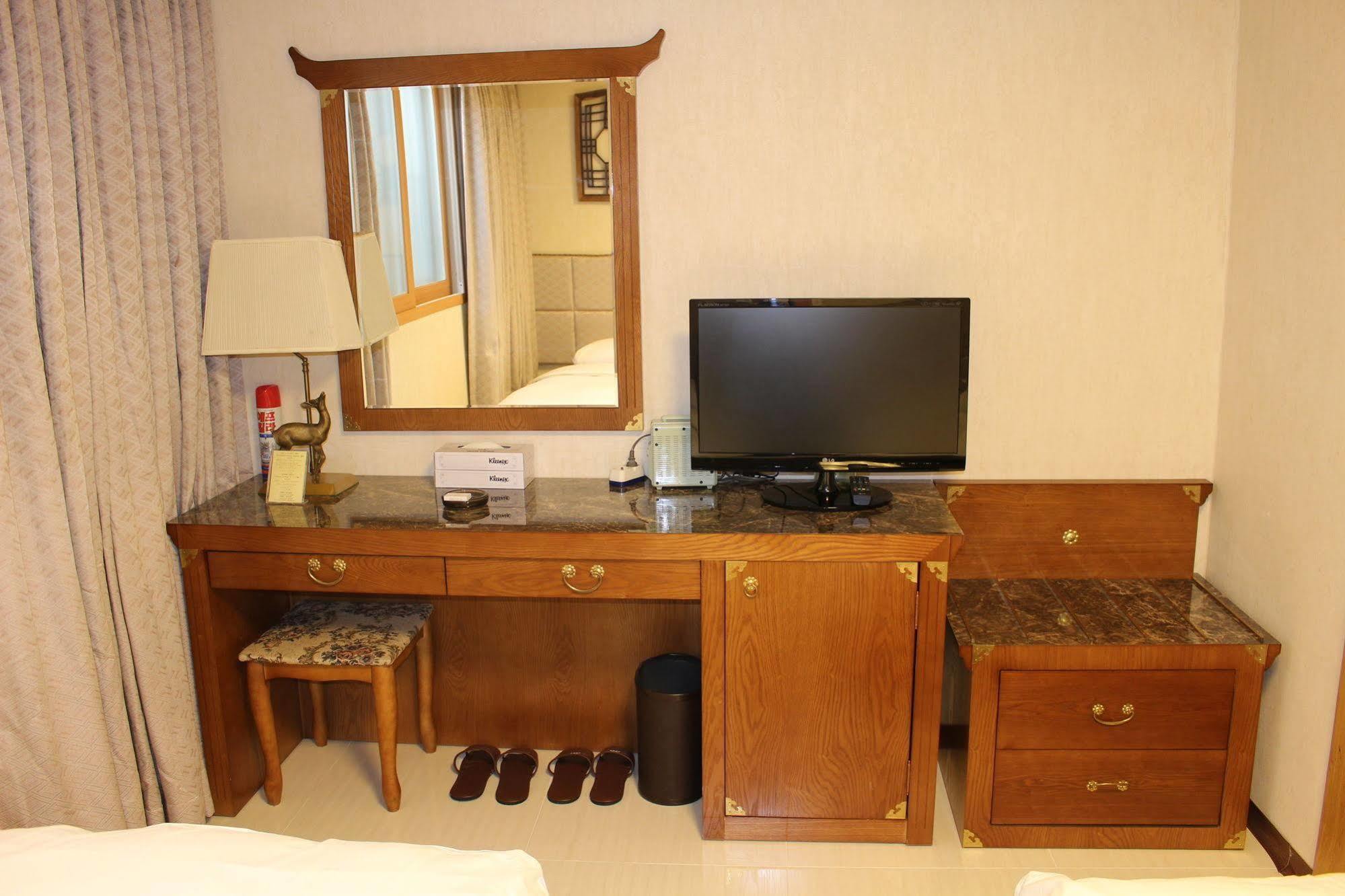 Insadong Crown Hotel Seoul Exterior photo