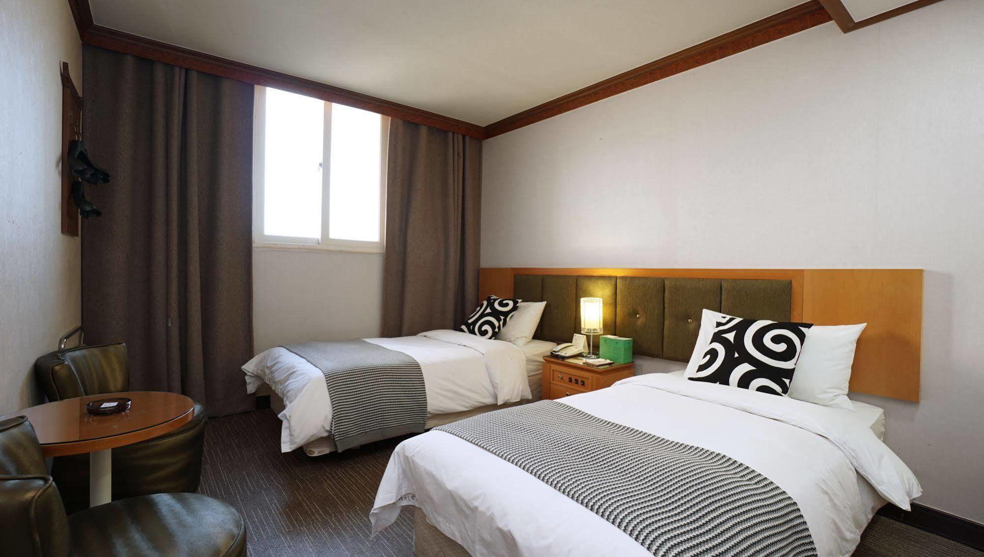 Insadong Crown Hotel Seoul Exterior photo